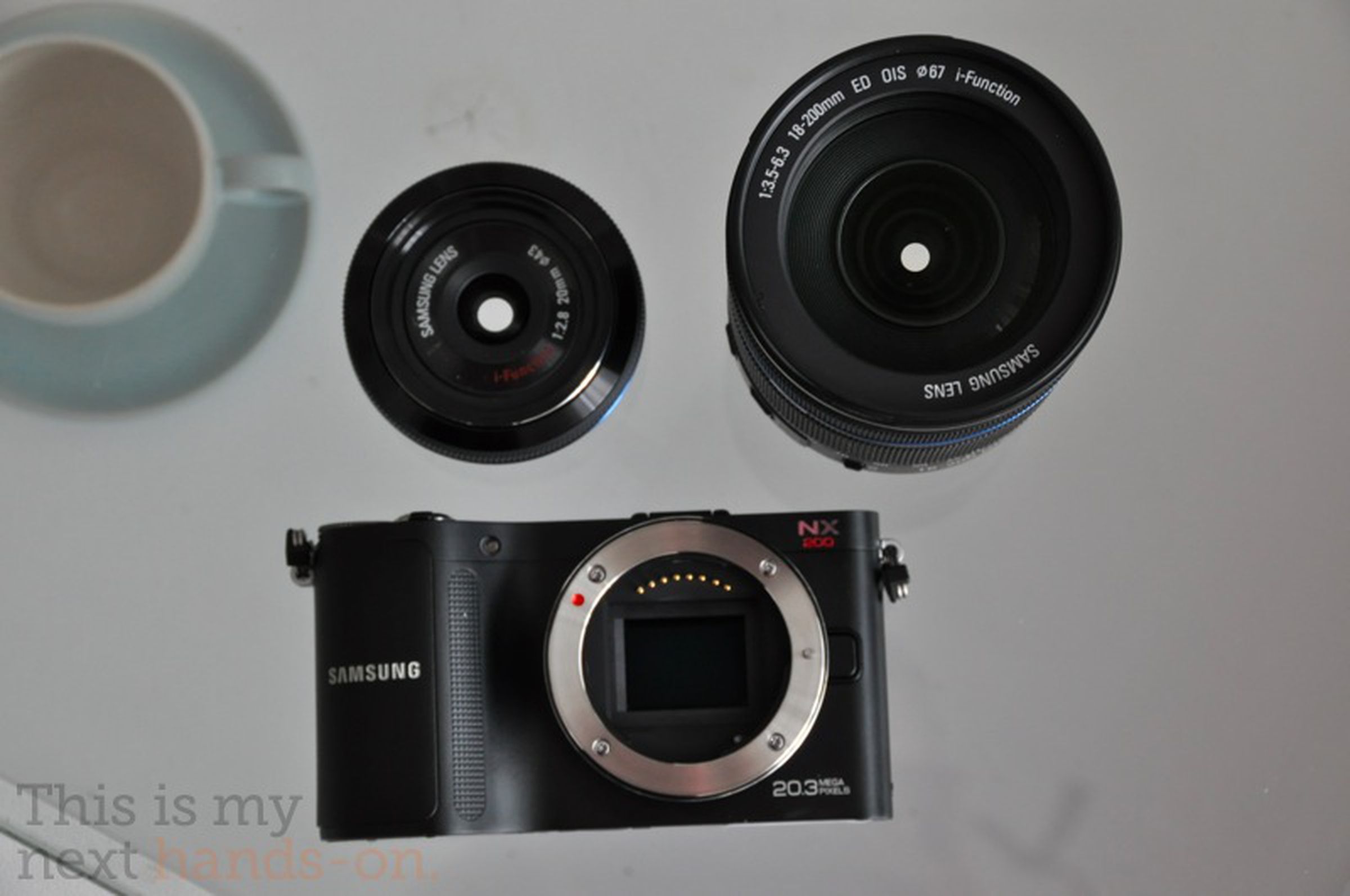 Samsung NX200 hands-on photos