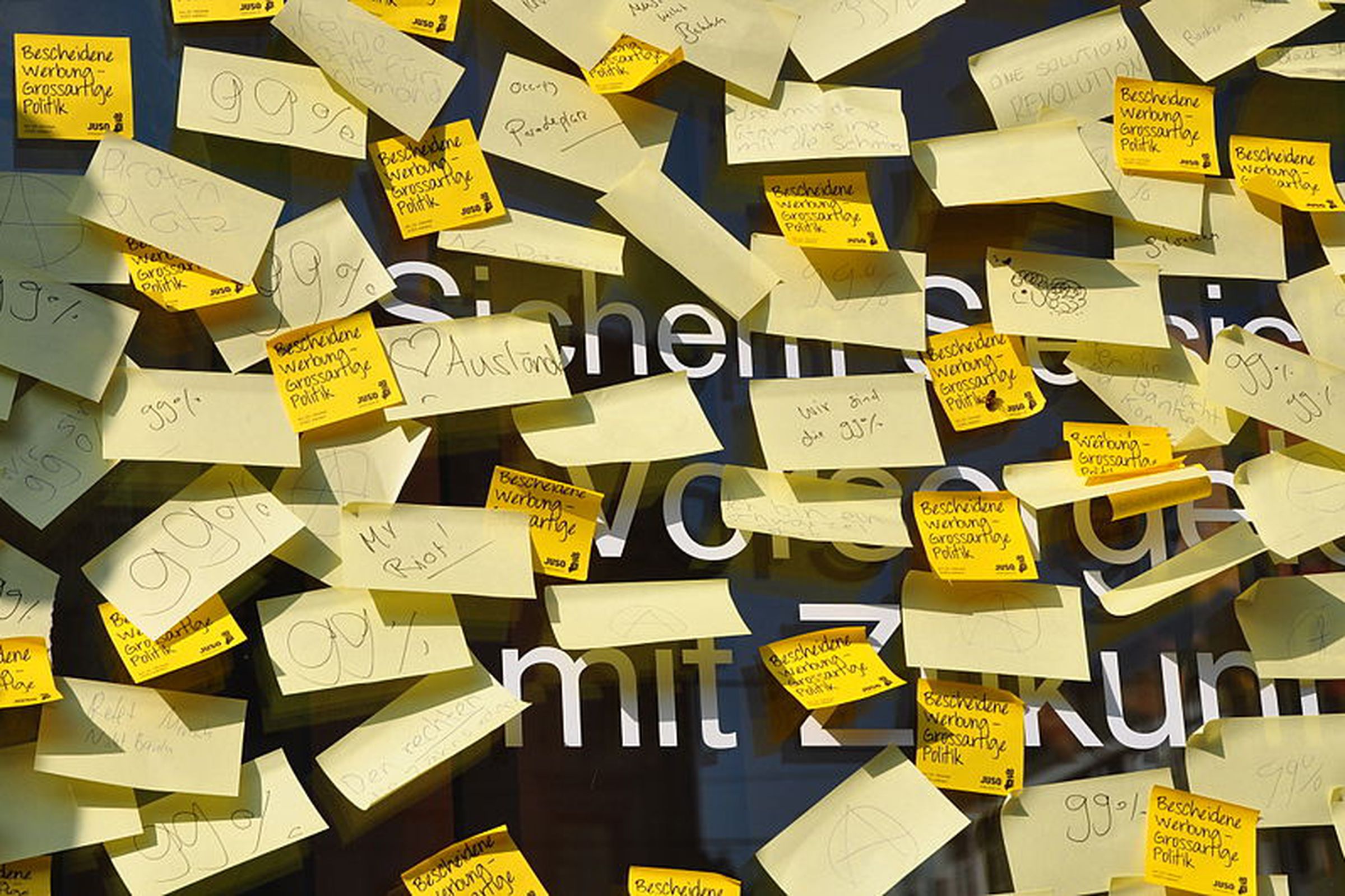 Post-it notes (Wikimedia Commons)