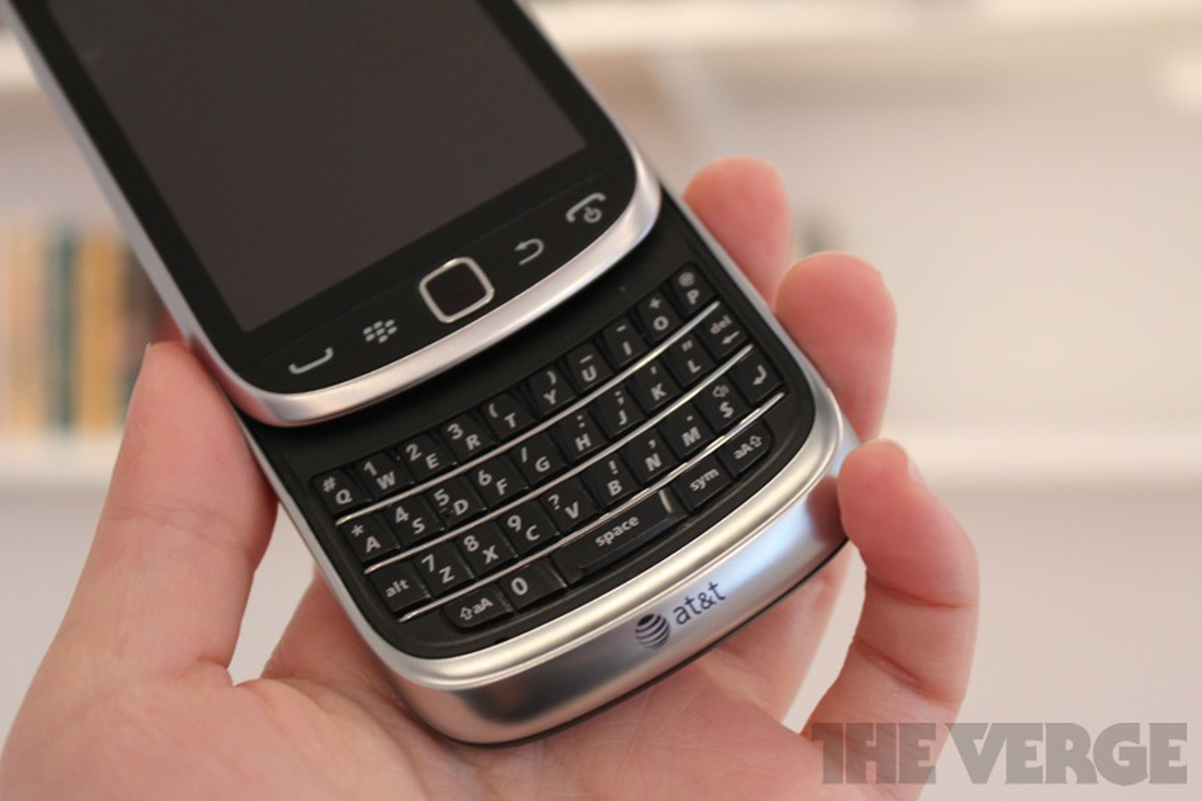BlackBerry Torch 9810 review 