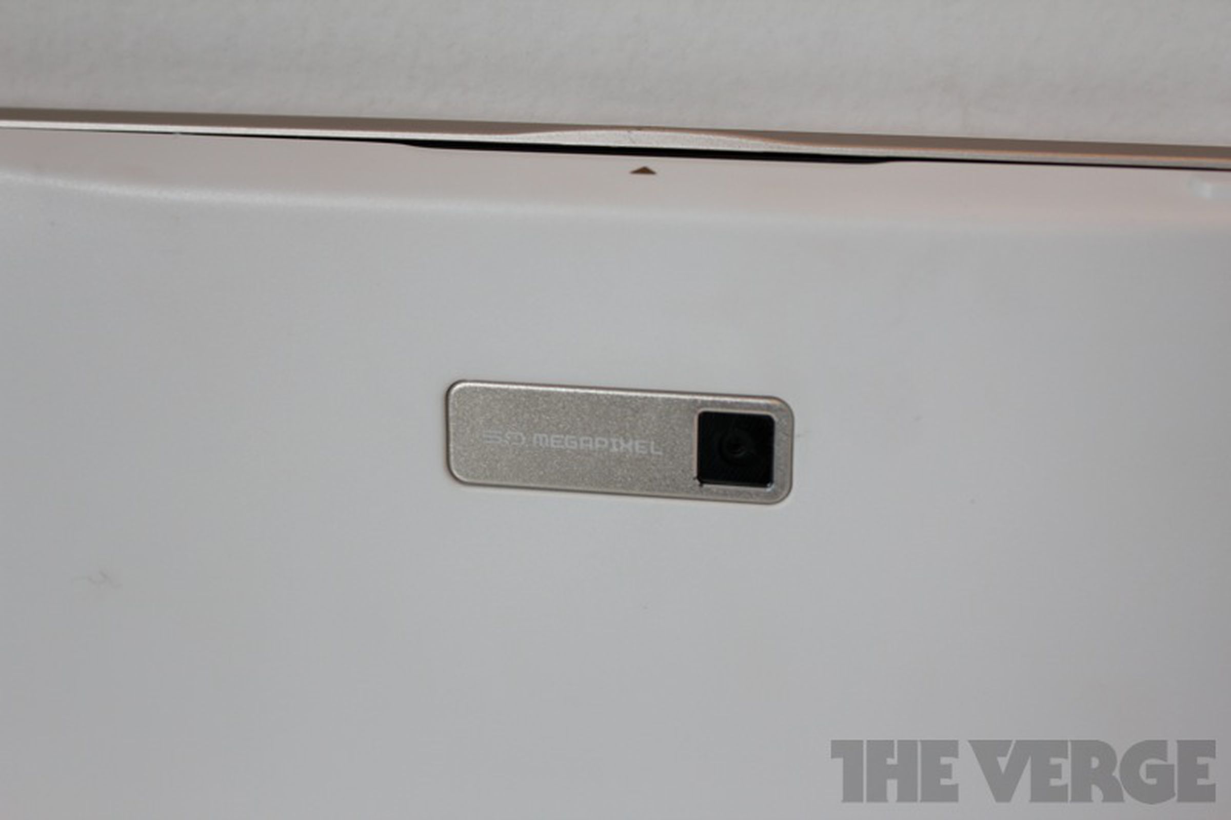 Asus Eee Pad Slider SL101 review pictures