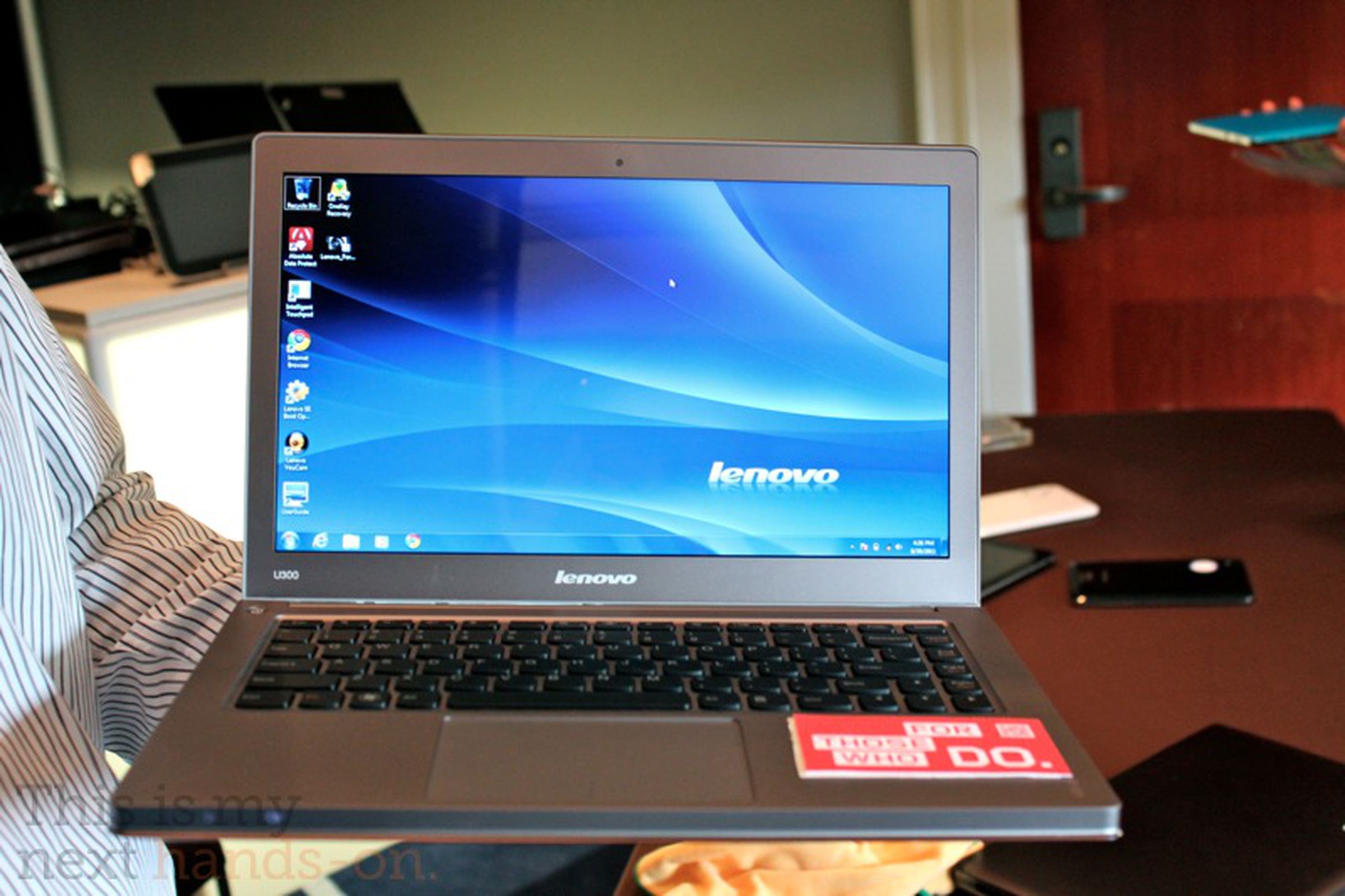 Lenovo IdeaPad U300 and U400 hands-on photos