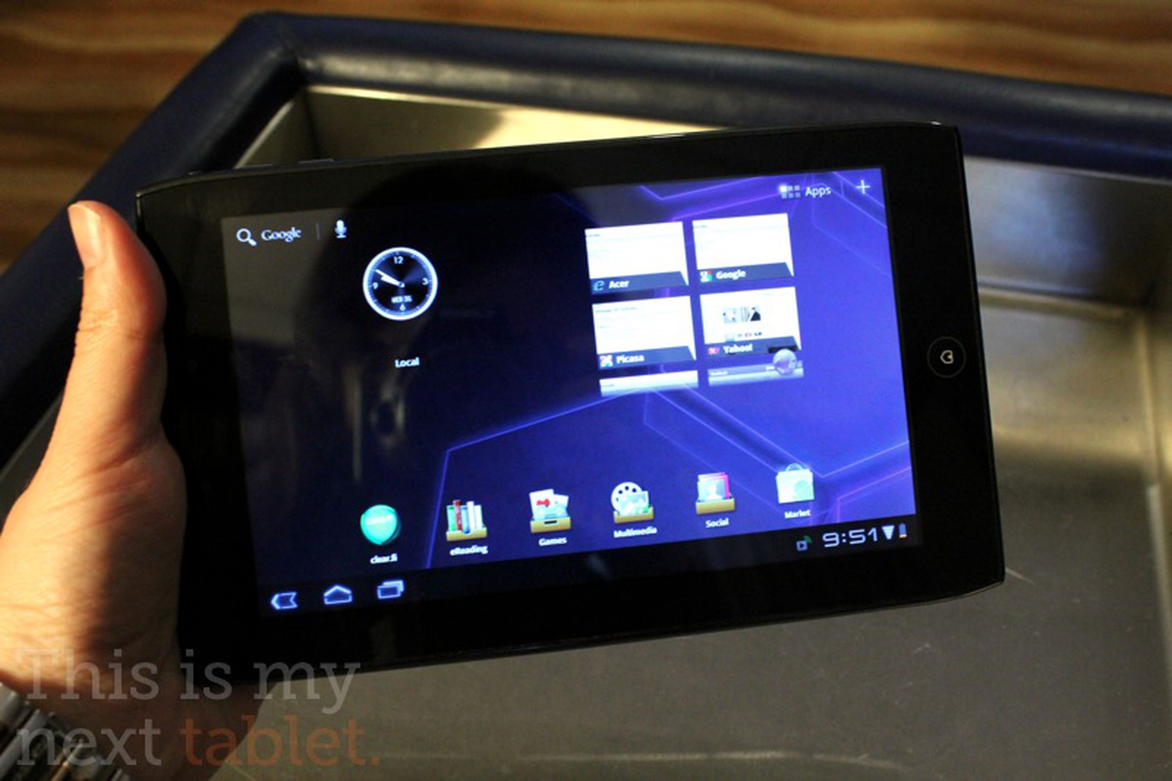 Acer Iconia Tab A100 hands-on photos