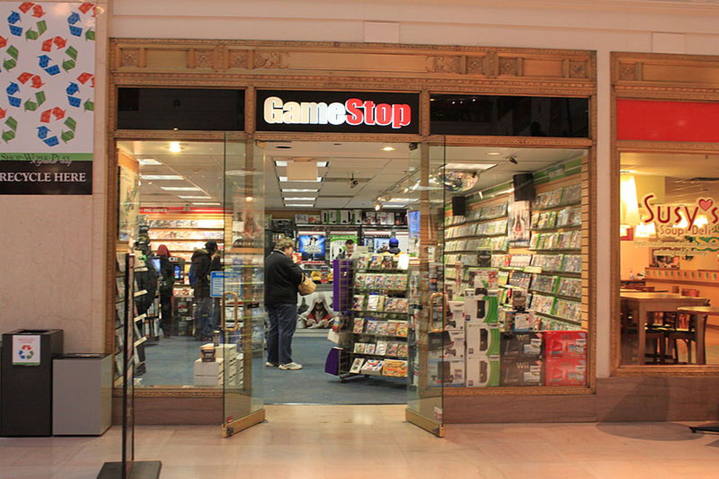 gamestop storefront