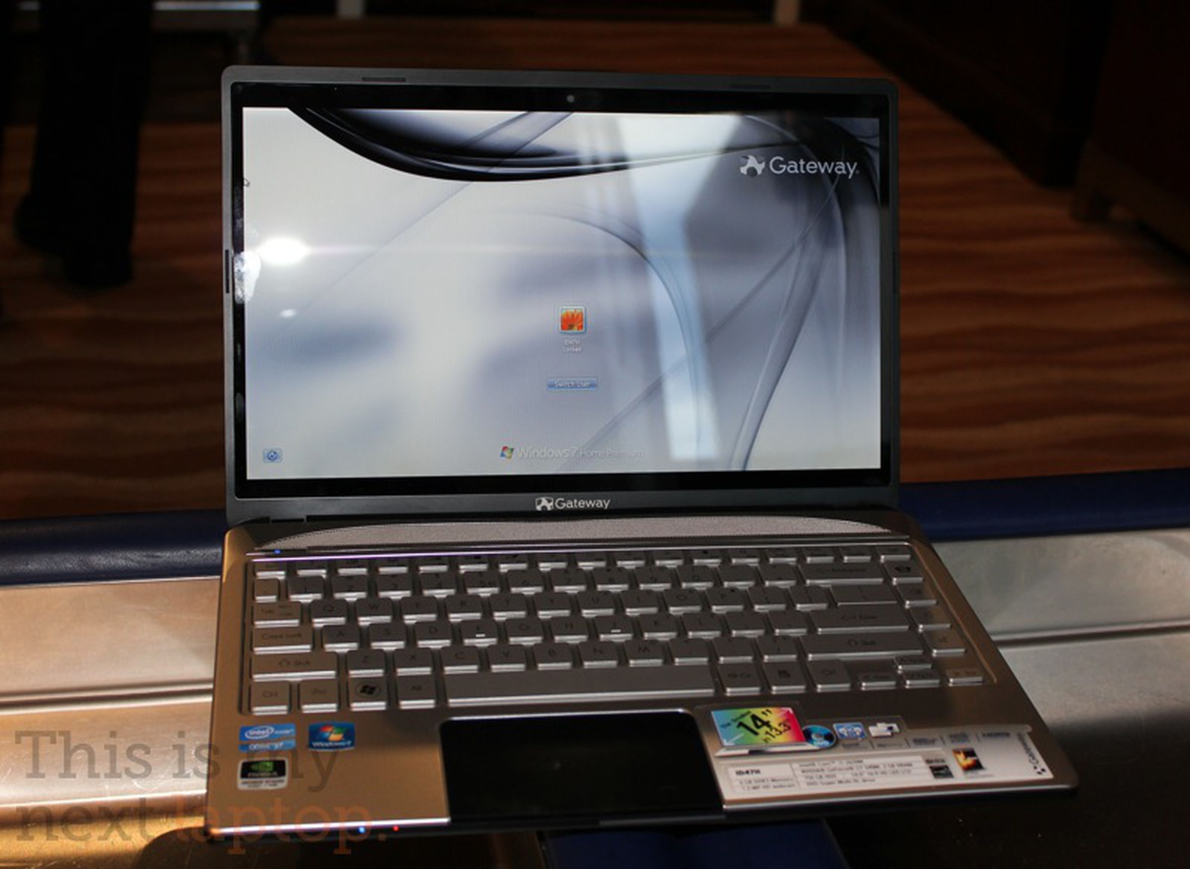Gateway ID47 Series laptop hands-on photos