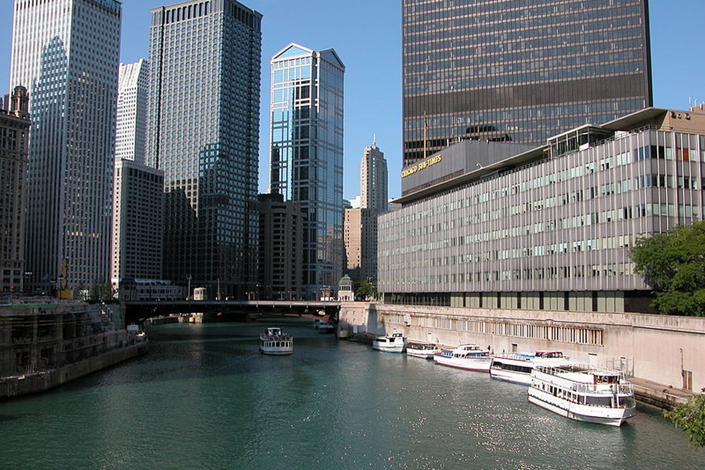 chicago sun-times headquarters (wikimedia)