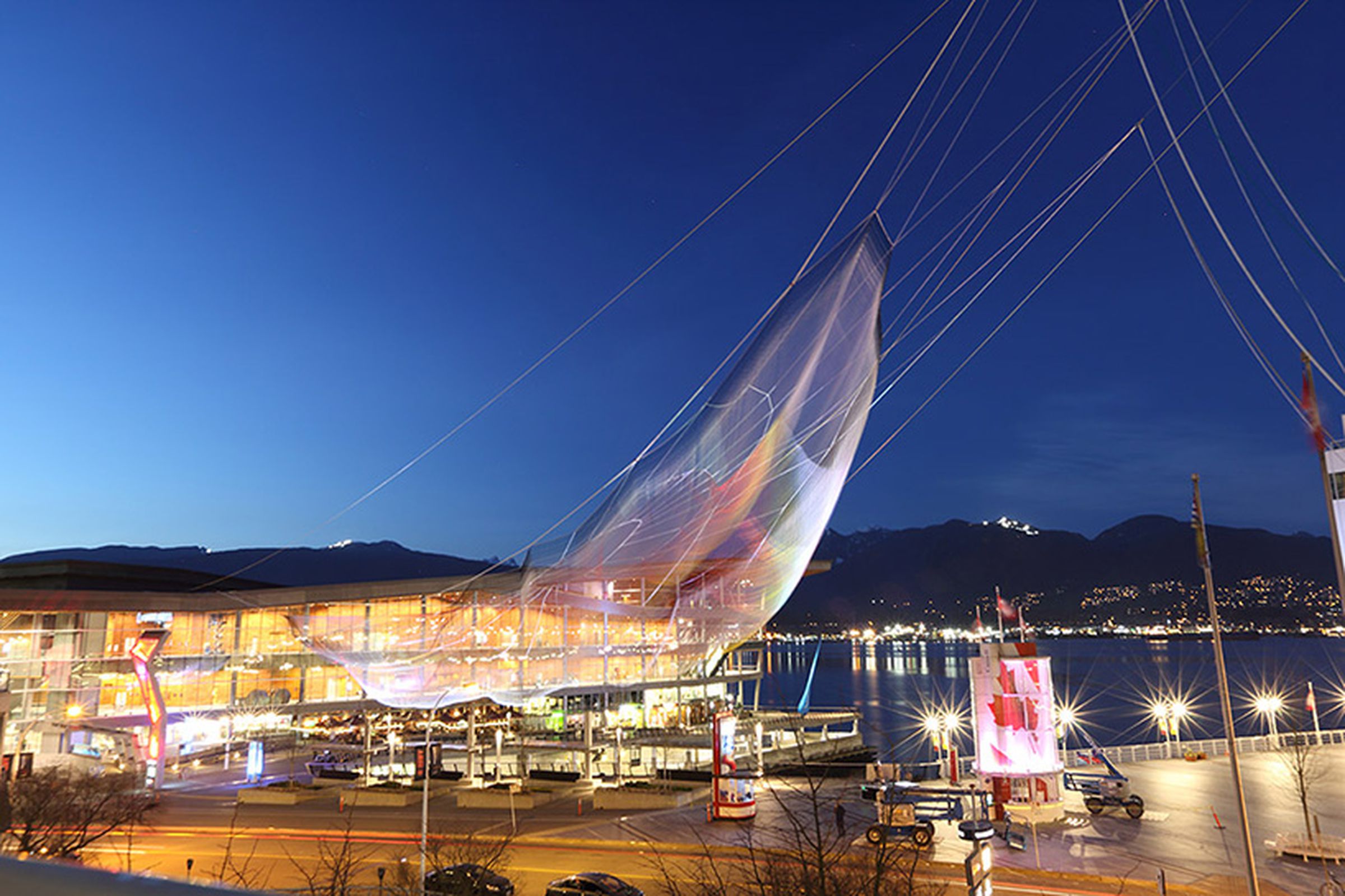 'Unnumbered Sparks' by Janet Echelman and Aaron Koblin