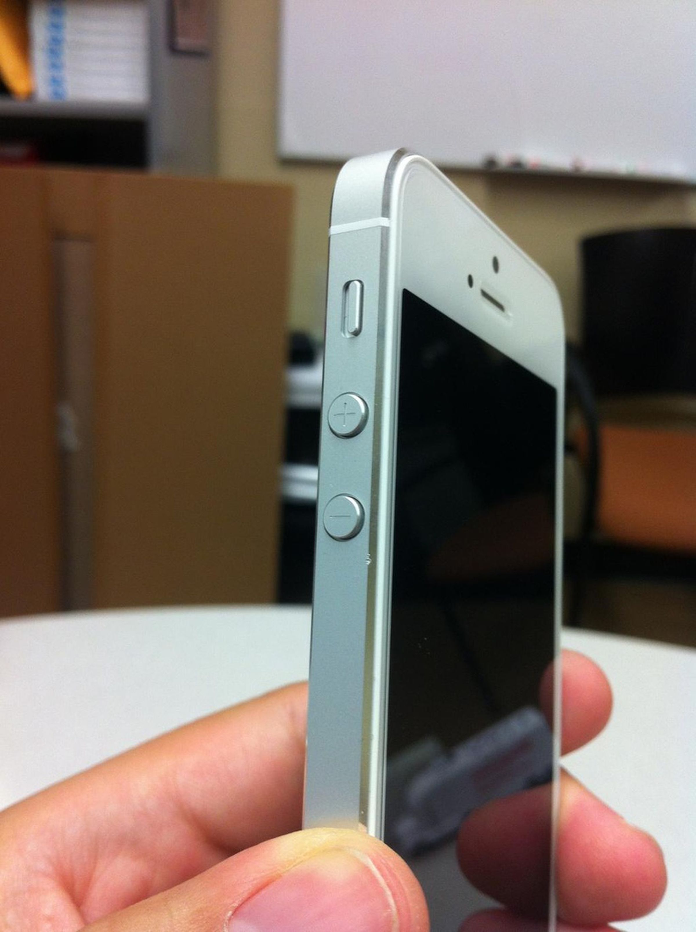 iPhone 5 scuff photos