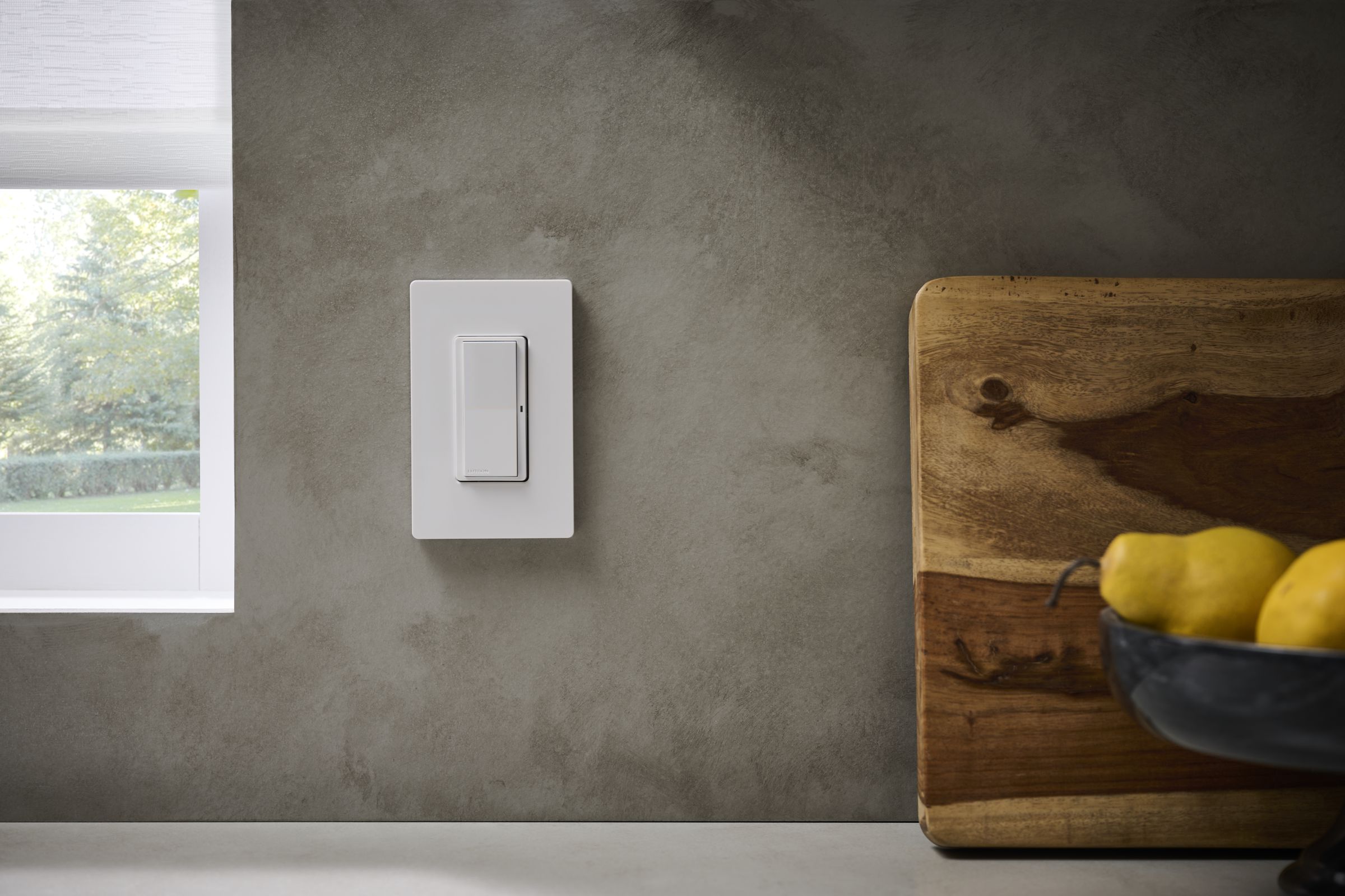 With this redesign of its popular Pico wireless remote, Lutron is transitioning its Caséta smart lighting line to a more classic look.