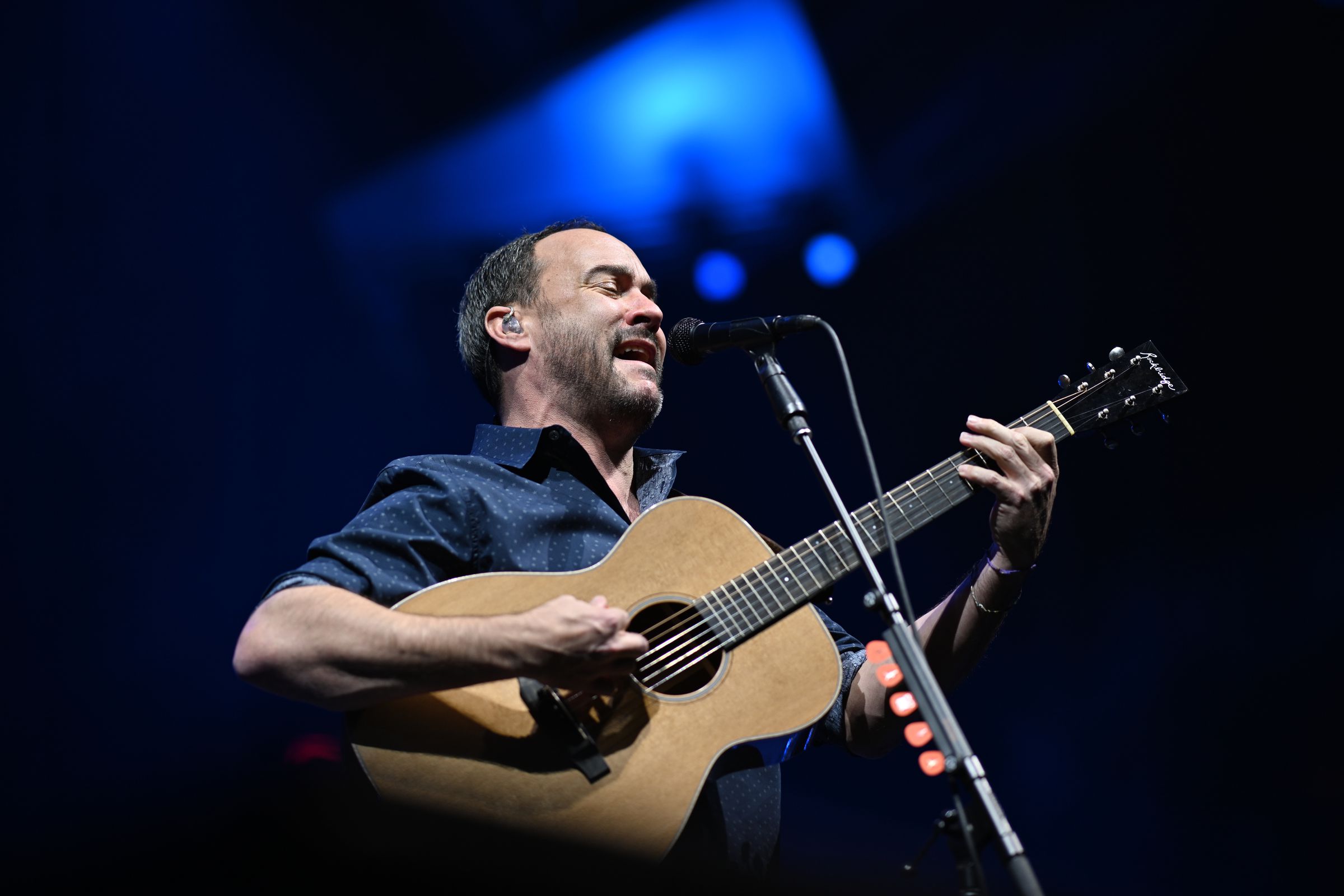 Dave Matthews Band at Times Union Center in Albany, NY on December 5th, 2018. Out-of-camera JPEG. Shot on the Nikon Z7 with 105mm f/1.4 lens F-mount lens and FTZ adapter. 1/500 sec at f/1.8. ISO 200. Click or tap here for full-res image.