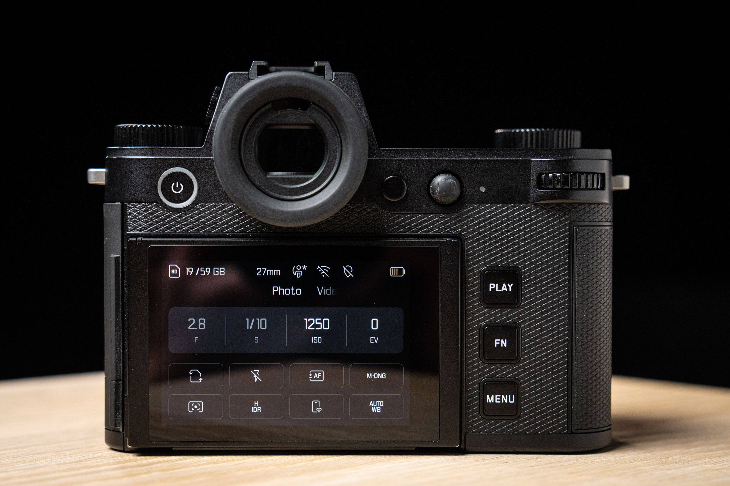 <em>The icons in the 相機收購leica SL3 have been redesigned to be easier to read and navigate.</em>