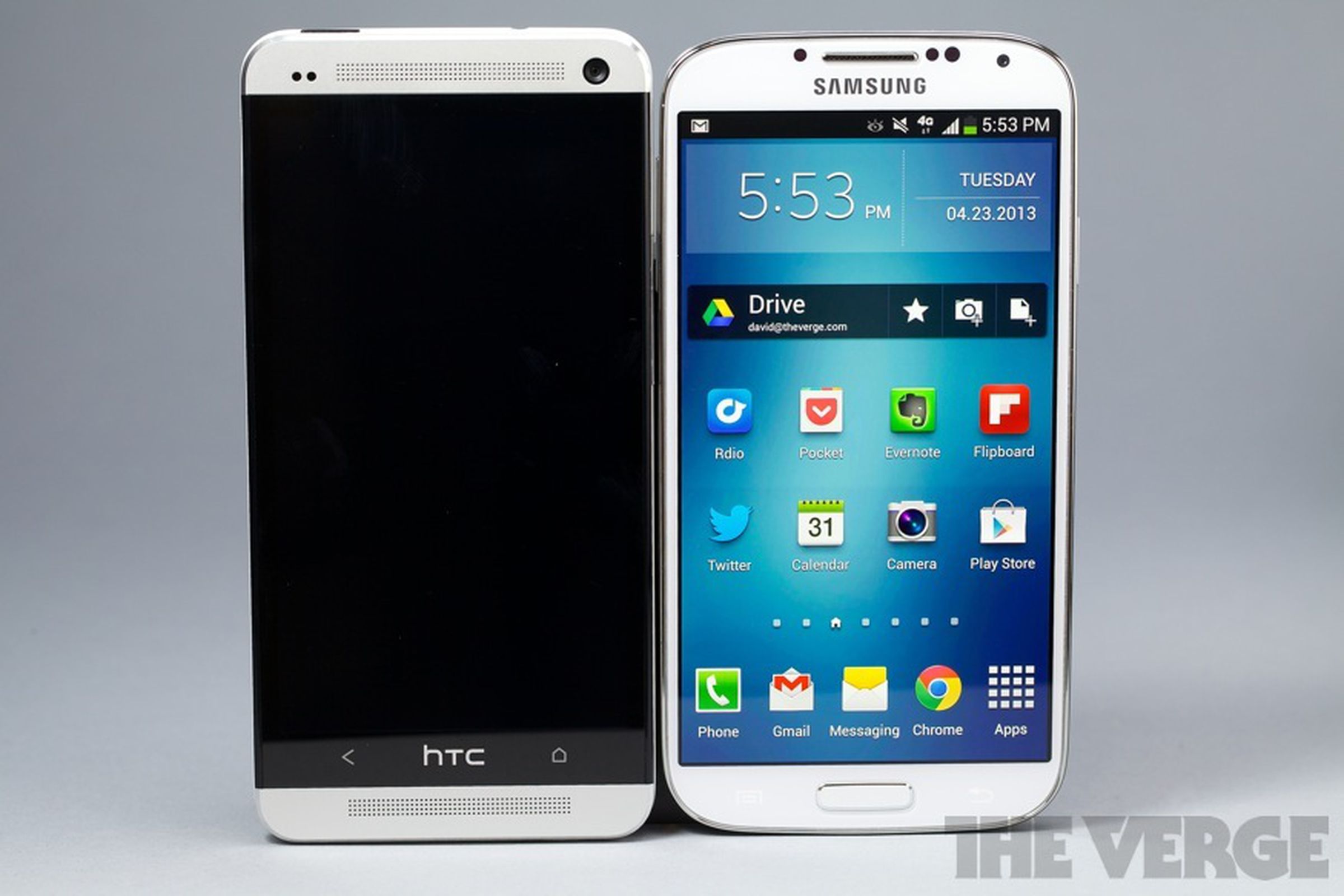 Samsung Galaxy S4 vs One (875px)