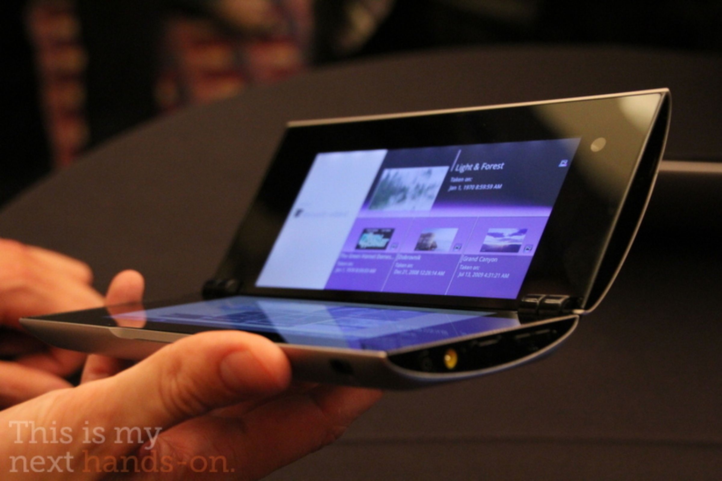 Sony Tablet P hands-on stock