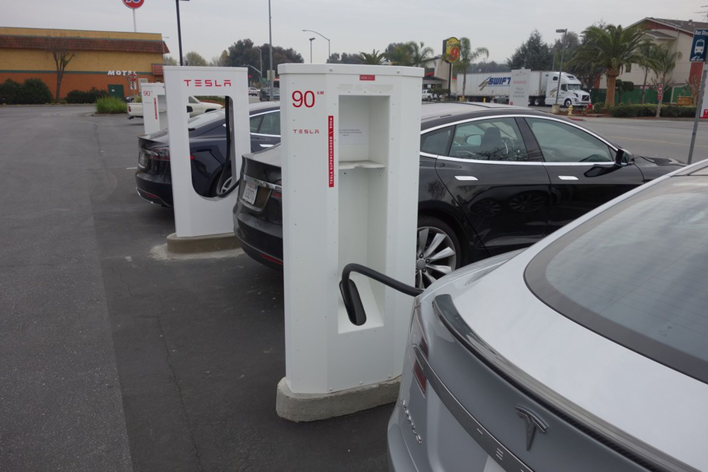 tesla charge 912