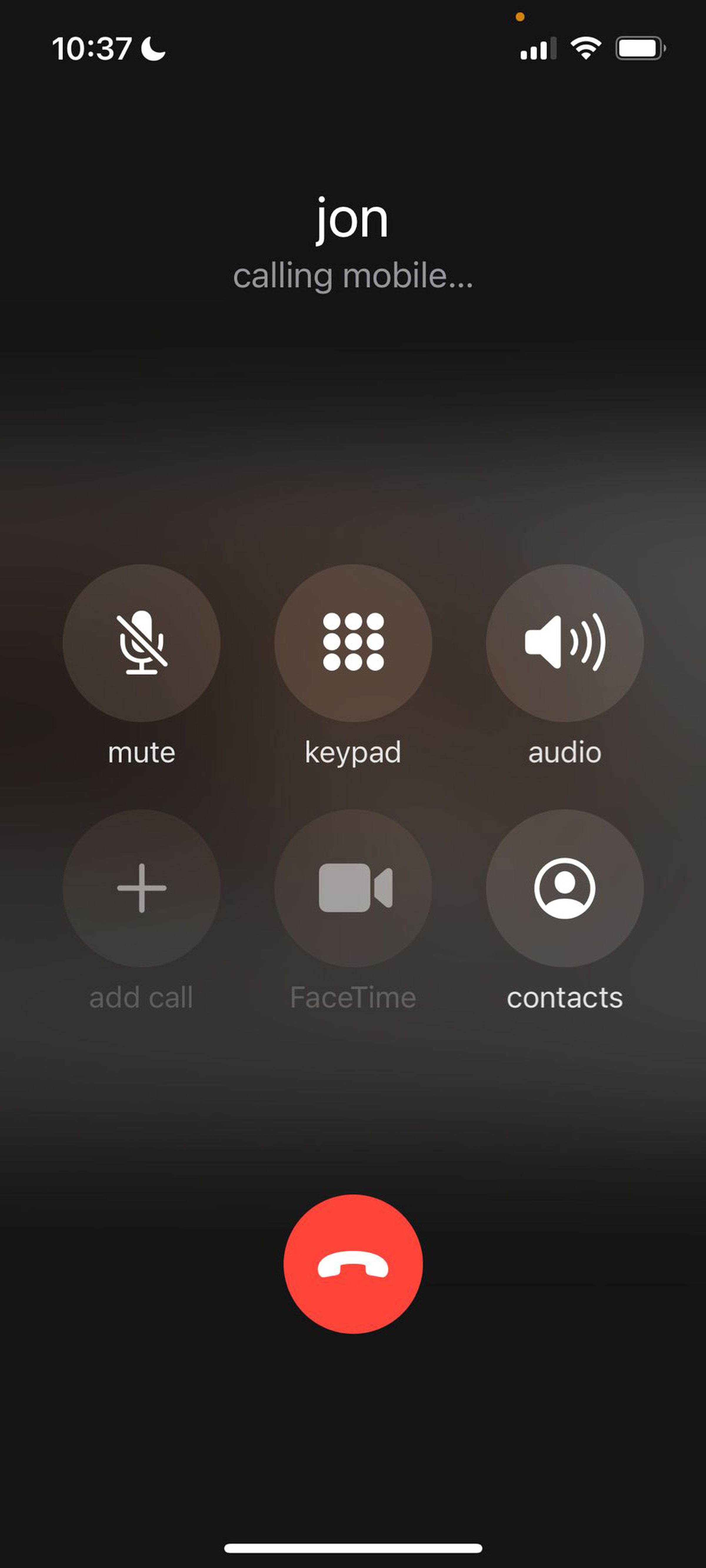 A screenshot of iOS 16’s call screen.