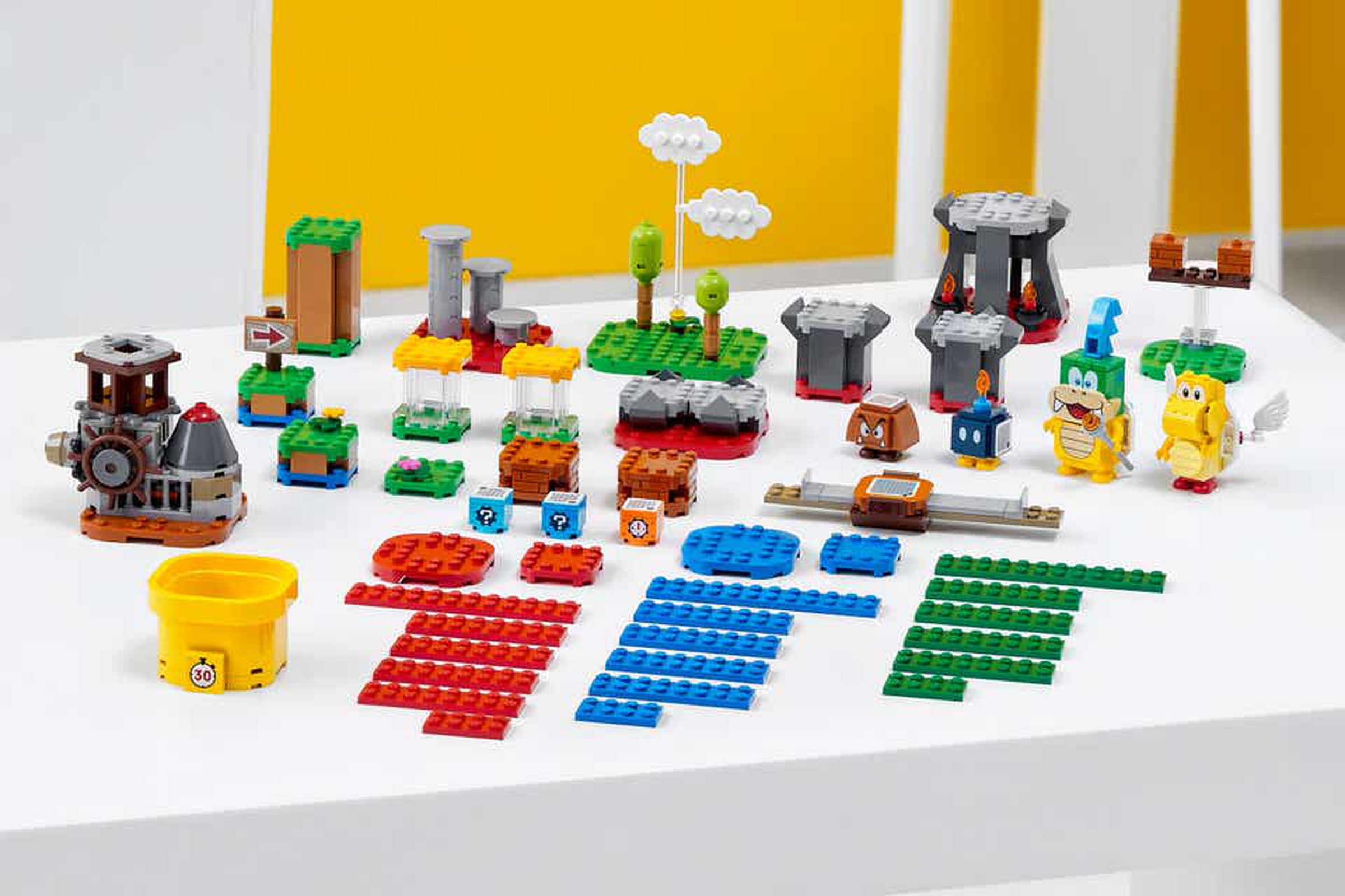 The new Master Your Adventure Maker Set includes 366 pieces.