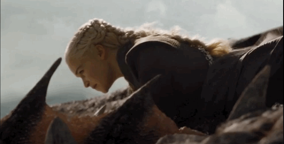 Dany dodging all the arrows.