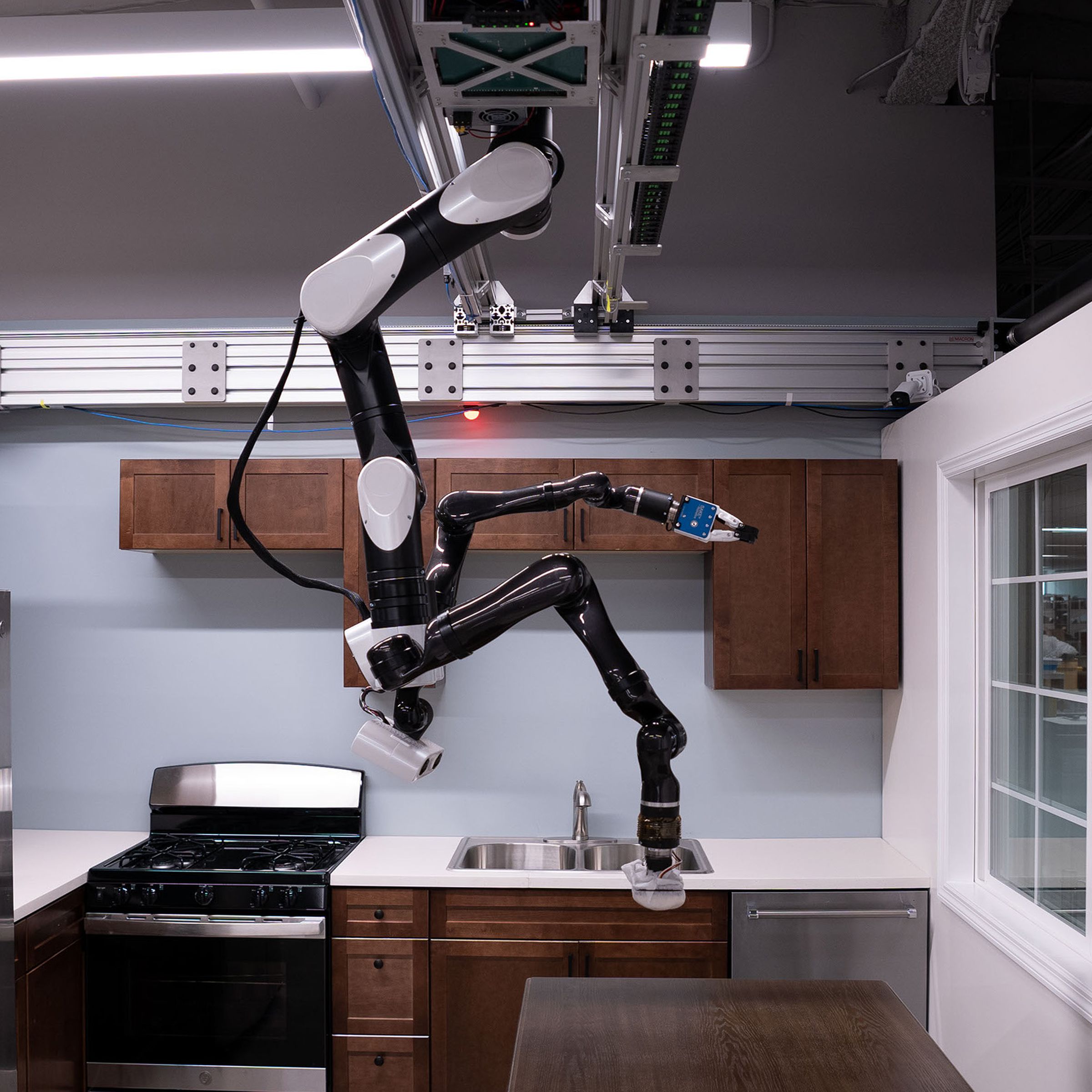 Toyota’s “gantry robot” was designed to save on floor space. 